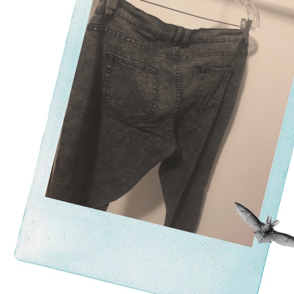 Stone Washed Jeggings - Picture 3 of 5